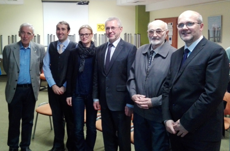 Odovzdávanie Ceny dr. Ludmily Sedlárovej Rabanovej (18. decembra 2017, PriF UK, Bratislava). Zľava: prof. Jordan Kolarov (Katedra biochémie PriF UK; predseda Natura o.z.), doc. Peter Vďačný (laureát Ceny za rok 2017, Katedra zoológie PriF UK), dr. Silvia Bágeľová-Poláková (laureátka Ceny za rok 2016, Centrum biologických vied SAV), prof. Peter Moczo (prorektor Univerzity Komenského v Bratislave), Ing. Viliam Sedlár a doc. Milan Trizna (dekan PriF UK).